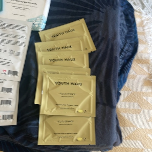 Snow fox 4 arctic breeze masks. 6 Youth Haus lip masks 2 other Youth Haus masks - Picture 4 of 5